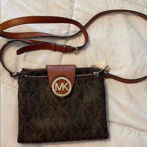 Michael Kors Cross body purse